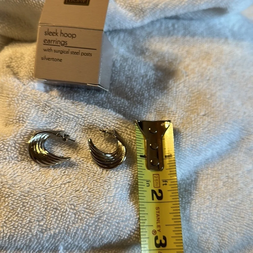Avon 1990 Vintage Sleek Hoop Earrings SilverTone